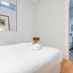 Castelo Design Aparment W/ Balcony & Super View By Lovelystay Apartman