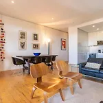 Castelo Design Aparment W/ Balcony & Super View By Lovelystay