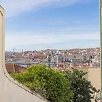 Castelo Design Aparment W/ Balcony & Super View By Lovelystay Lisboa