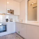 Castelo Design Aparment W/ Balcony & Super View By Lovelystay Apartman Lisboa