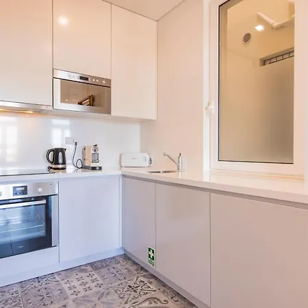 Castelo Design Aparment W/ Balcony & Super View By Lovelystay 아파트 리스본