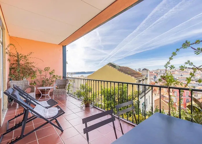 Castelo Design Aparment W/ Balcony & Super View By Lovelystay Διαμέρισμα *