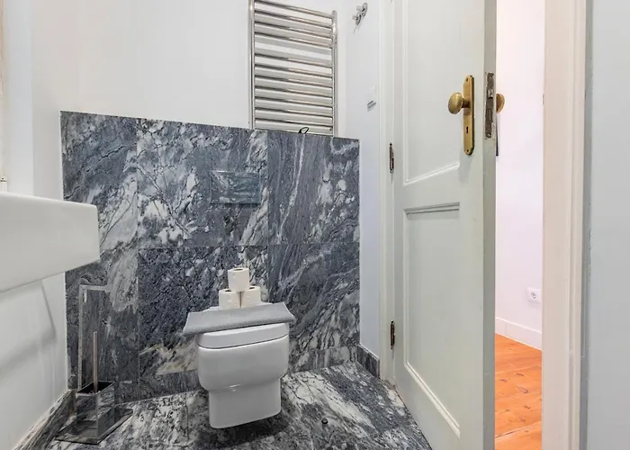 Castelo Design Aparment W/ Balcony & Super View By Lovelystay * Lisboa