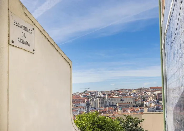 Castelo Design Aparment W/ Balcony & Super View By Lovelystay