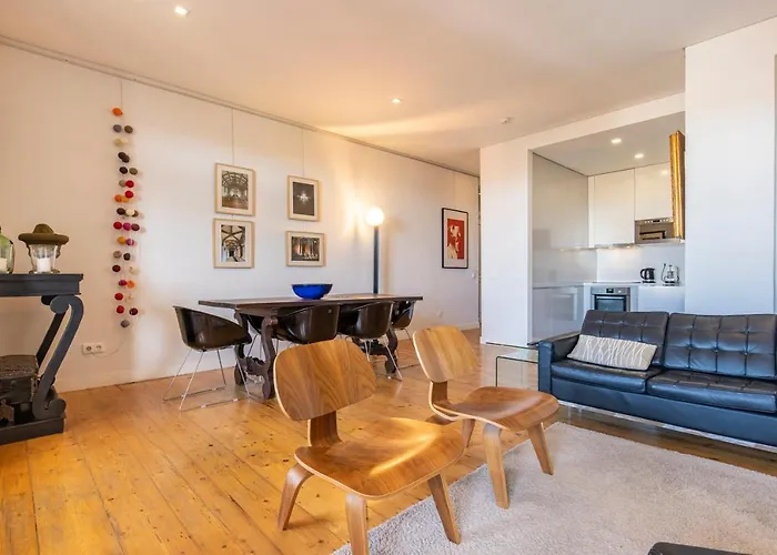 Castelo Design Aparment W/ Balcony & Super View By Lovelystay