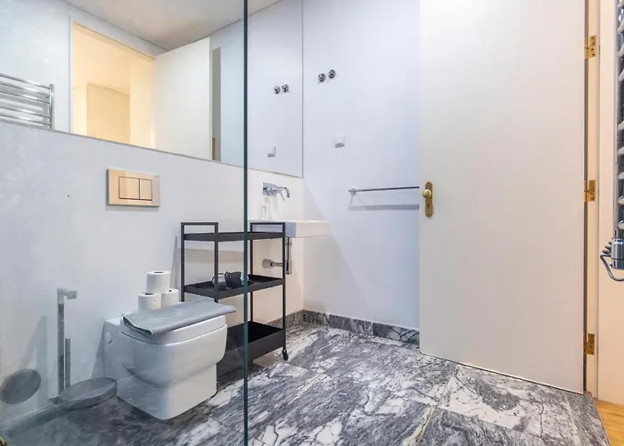 Castelo Design Aparment W/ Balcony & Super View By Lovelystay *