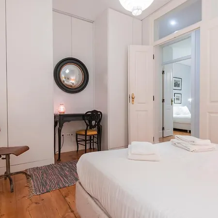 Castelo Design Aparment W/ Balcony & Super View By Lovelystay Apartman Lisboa