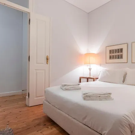 Apartment Castelo Design Aparment W/ Balcony & Super View By Lovelystay *