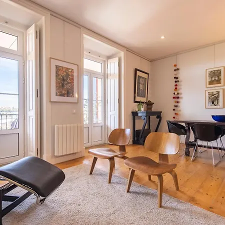 Castelo Design Aparment W/ Balcony & Super View By Lovelystay Lisbon