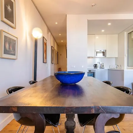Castelo Design Aparment W/ Balcony & Super View By Lovelystay Apartment
