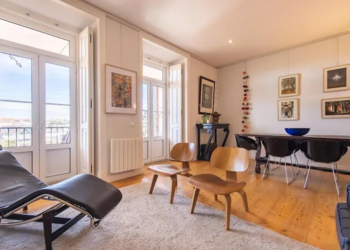 Castelo Design Aparment W/ Balcony & Super View By Lovelystay 리스본