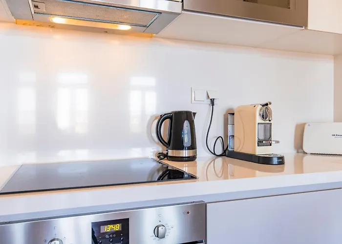 Castelo Design Aparment W/ Balcony & Super View By Lovelystay 아파트 *