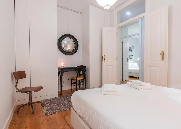 Castelo Design Aparment W/ Balcony & Super View By Lovelystay 아파트 리스본